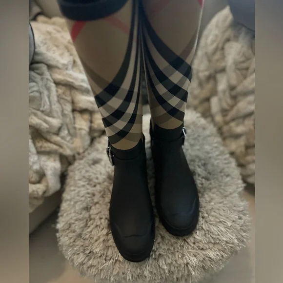 Burberry Rain Boots Sz 10 - Picture 5 of 11